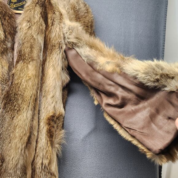 Vintage Womens Fur Coat Small Byrons Akron *FLAWS - Picture 8 of 16
